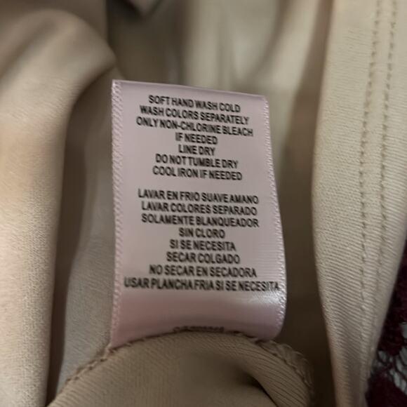 ⭐️Gabby Skye Lace Maroon Fit & Flare Sleeveless Illusion Overlay Party Dress - Picture 15 of 15